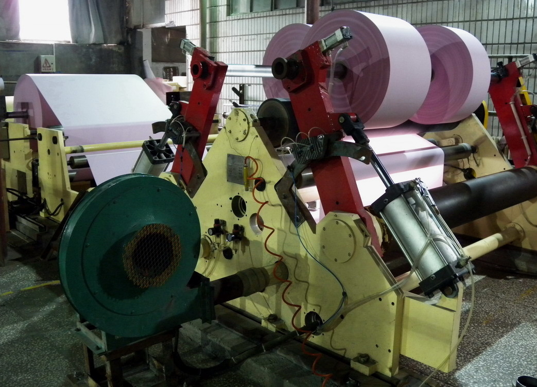 1200mm 250gsm Carbonless Paper Jumbo Roll Slitter Rewinder NCR Slitter Rewinder Machine