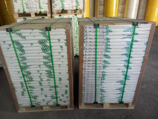 Marca chinesa 100% Importação de madeira virgem Pulpa Papel sem carbono Folhas NCR coloridas Alta rigidez